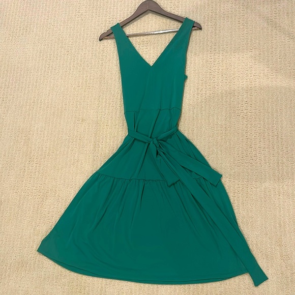 NWT BANANA REPUBLIC Green Midi Sleeveless Dress with Belt - Picture 1 of 3
